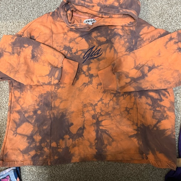 I Am Gia Tatiana Oversized Hoodie - Picture 4 of 7